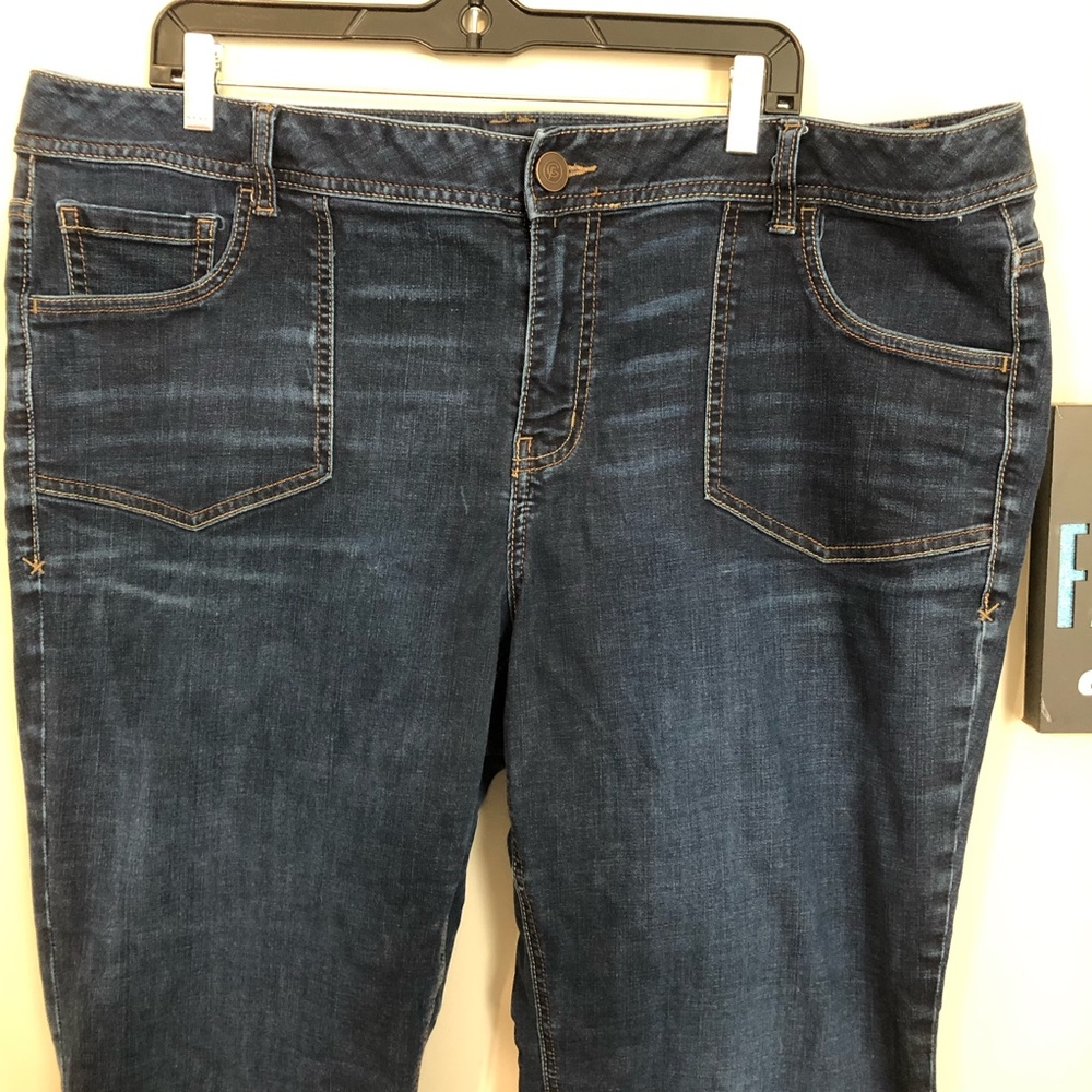 Lane Bryant Jean Capris Size 22  i0150
